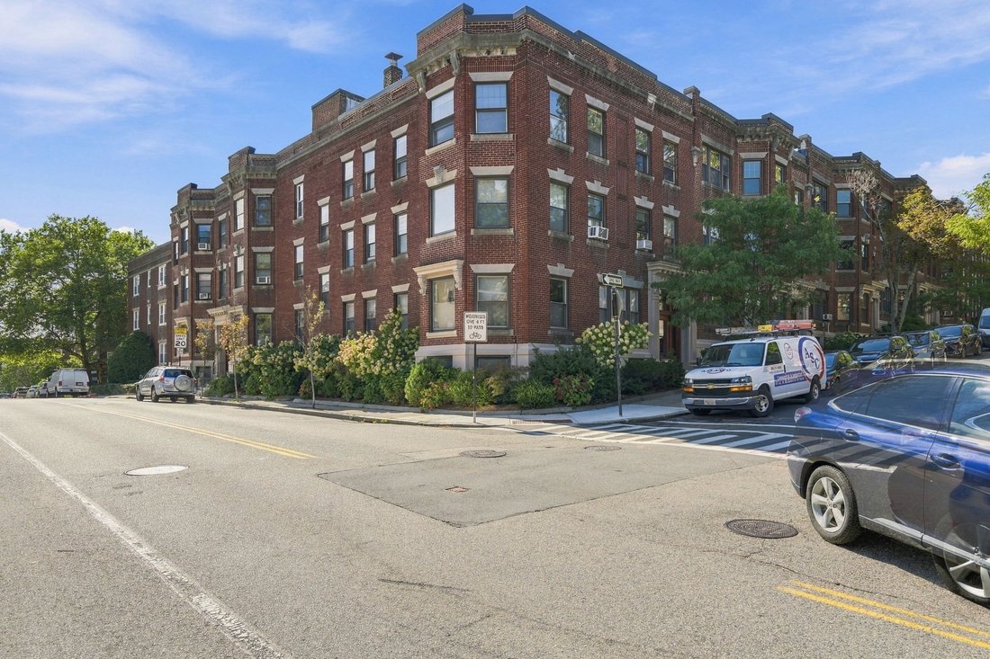 Condo in Brookline, Massachusetts, United States 2 - 19049192