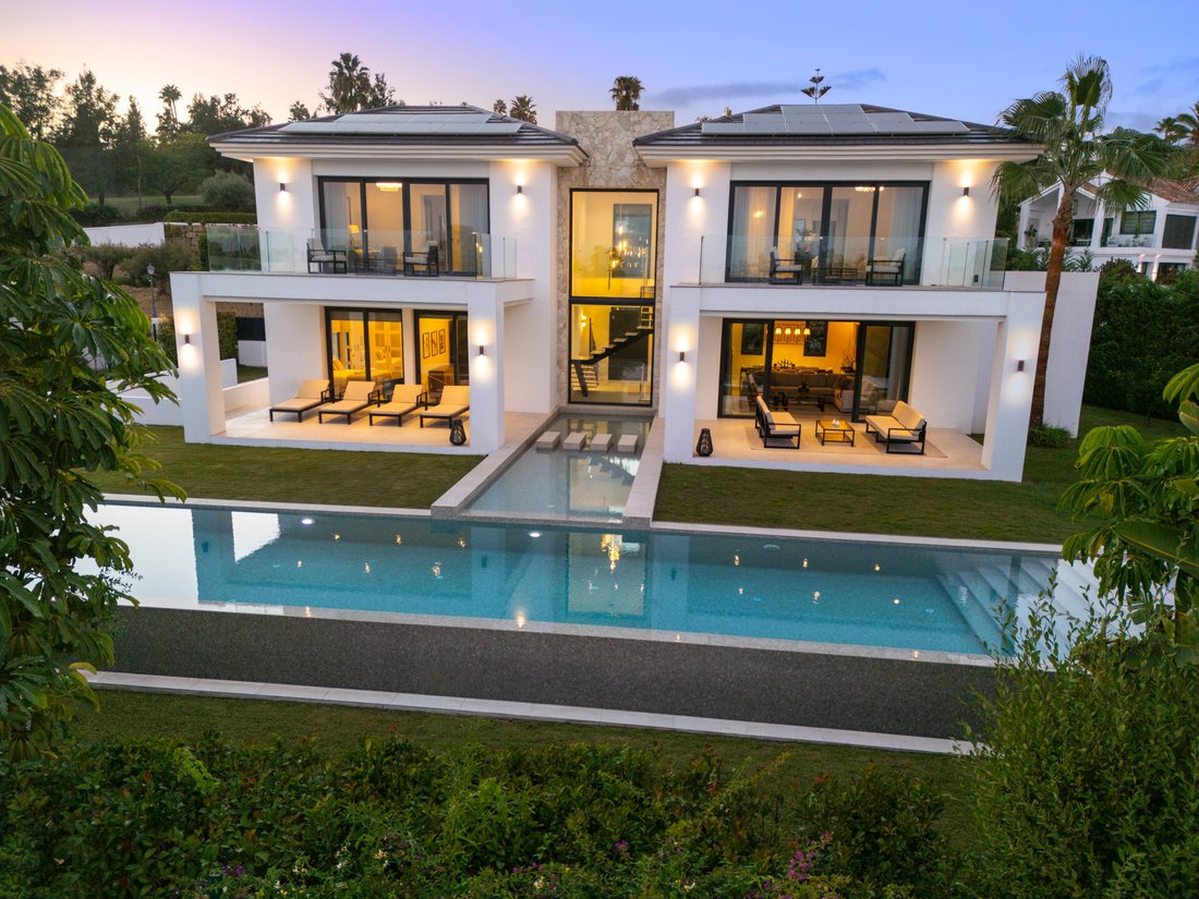 Villa in La Quinta, Benahavis, Andalusia 1 - 18810438