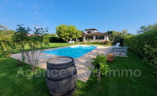 Villa in Sud Est, Le Taillan-Médoc, France 1