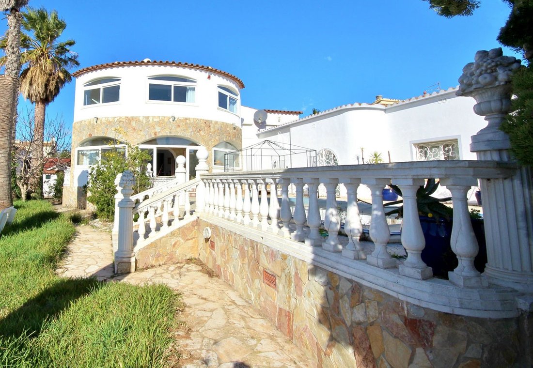Villa in Empuriabrava, Katalonien, Spanien 3 - 16556022