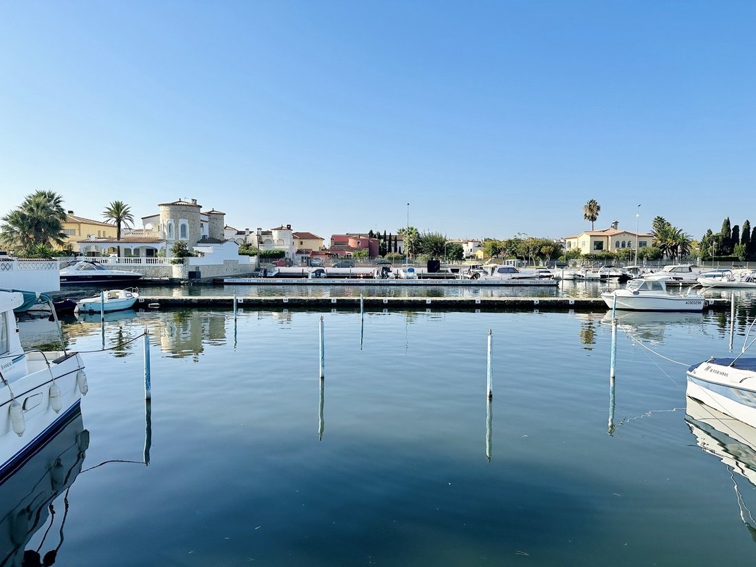 Villa in Empuriabrava, Katalonien, Spanien 4 - 16576037