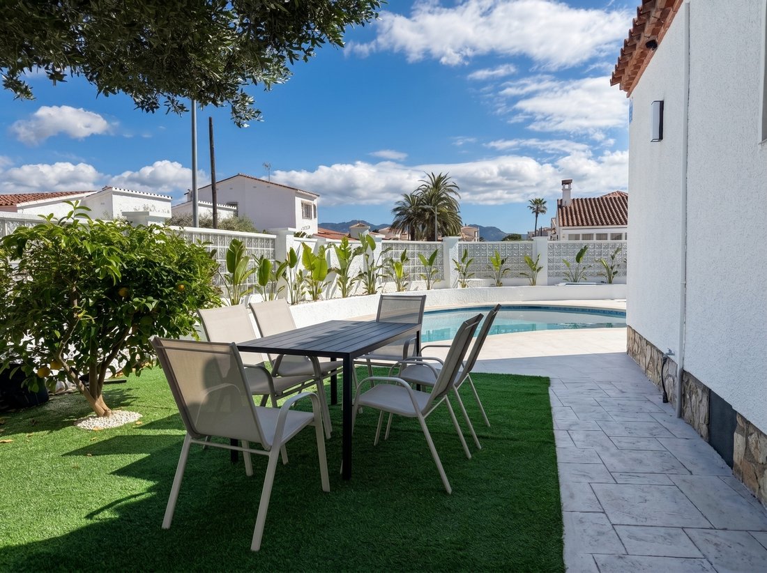 Villa in Empuriabrava, Katalonien, Spanien 5 - 17914185