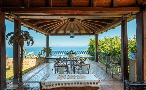 Villa in Capo d'Orlando, Sizilien, Italien 1