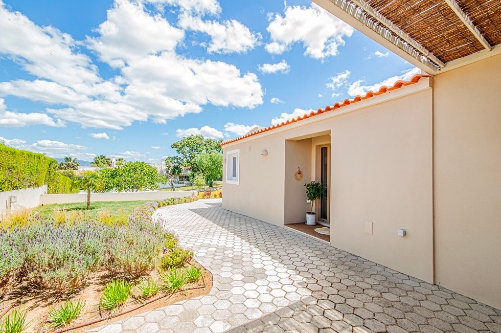 Villa in Alvor, Algarve, Portugal 1 - 19050393