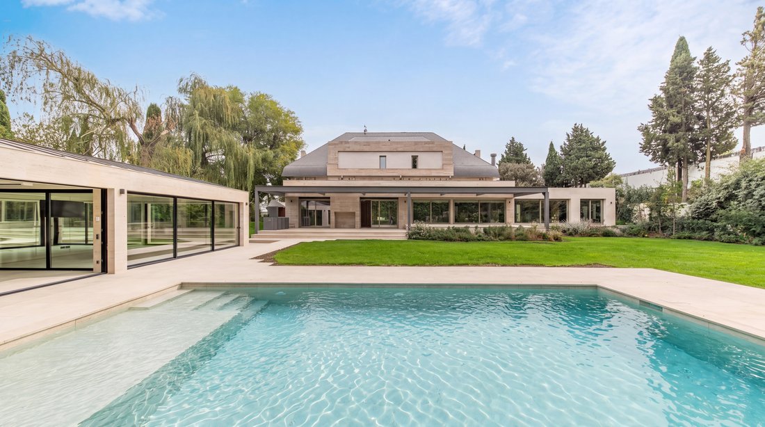 Chalet in La Moraleja, Alcobendas, Comunidad de Madrid 2 - 19050225