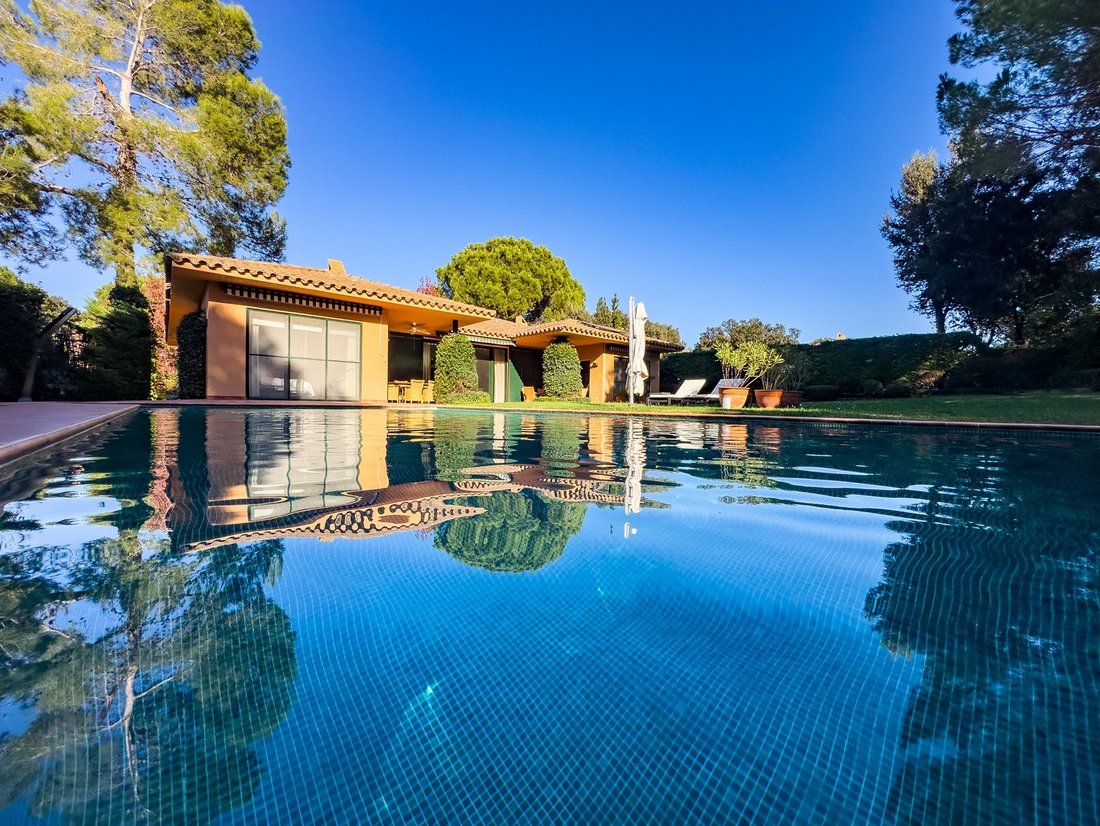 Villa in Navata, Katalonien, Spanien 2 - 17447035
