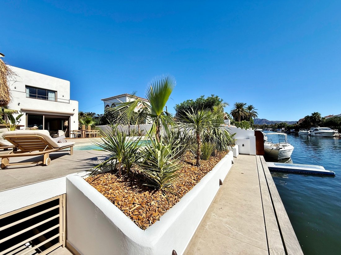 Villa à Empuriabrava, Catalogne, Espagne 4 - 16544666