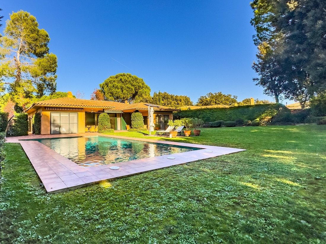 Villa in Navata, Katalonien, Spanien 1 - 17447035