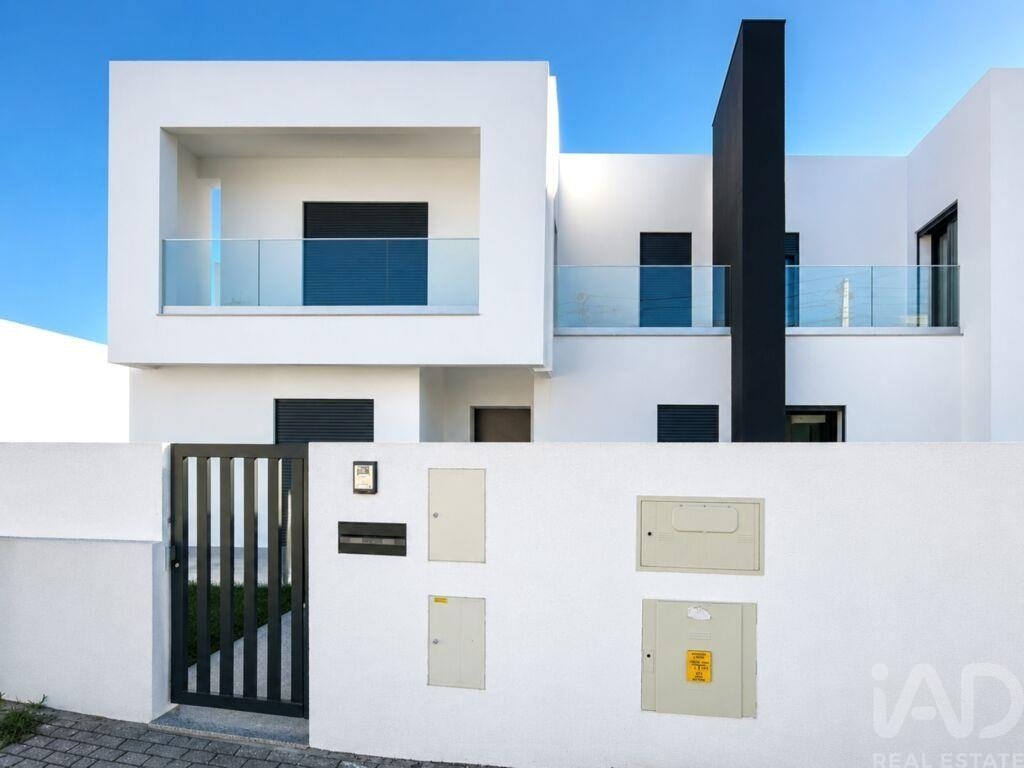 Townhouse in Corroios, Setubal, Portugal 2 - 19049719