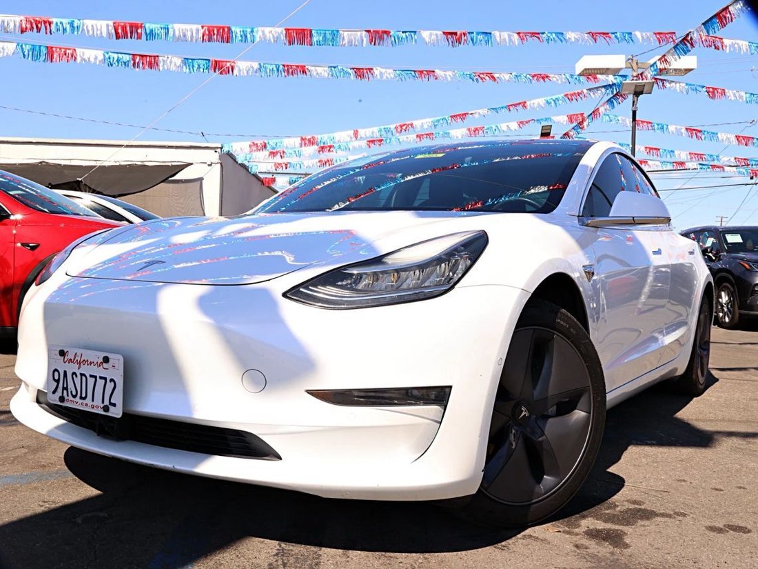 Sedan in El Monte, CA, United States 1 - 19049923