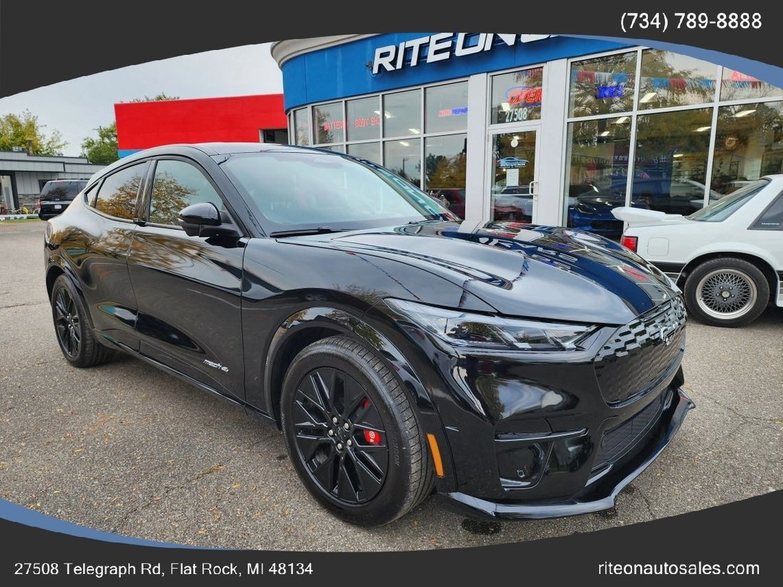 Suv in Flat Rock, MI, United States 1 - 19049934