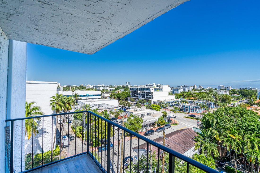 Condo in Miami Beach, Florida, United States 5 - 19050256