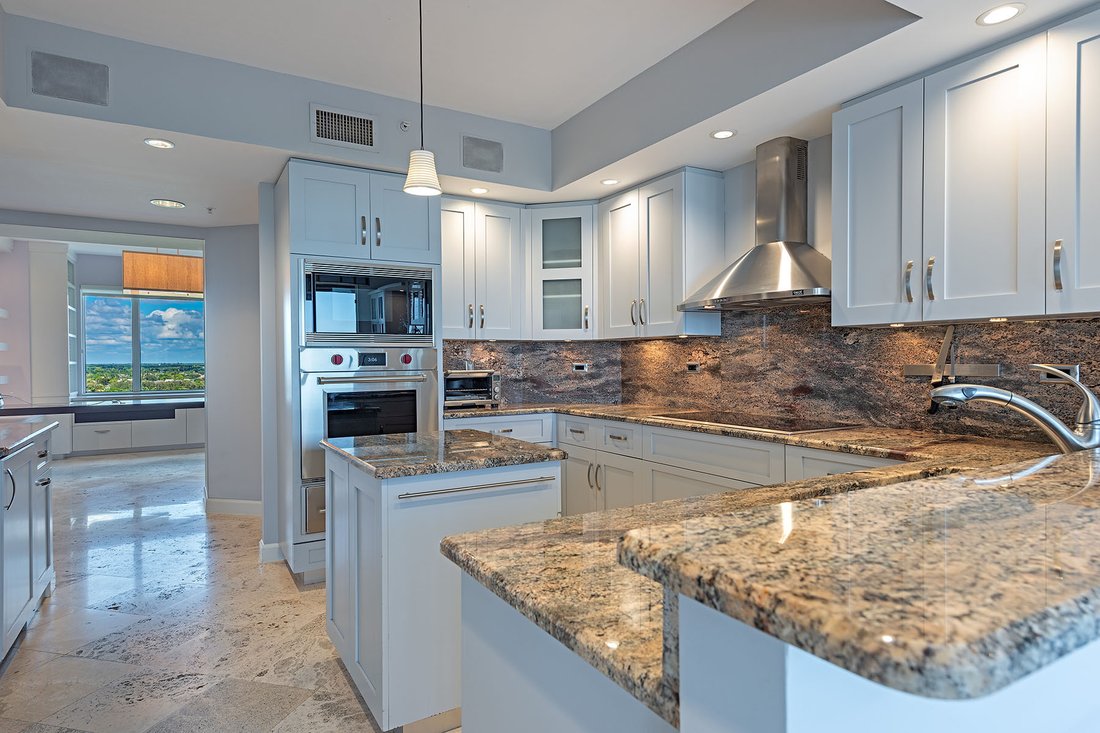 Condo in Naples, Florida, United States 5 - 19049559