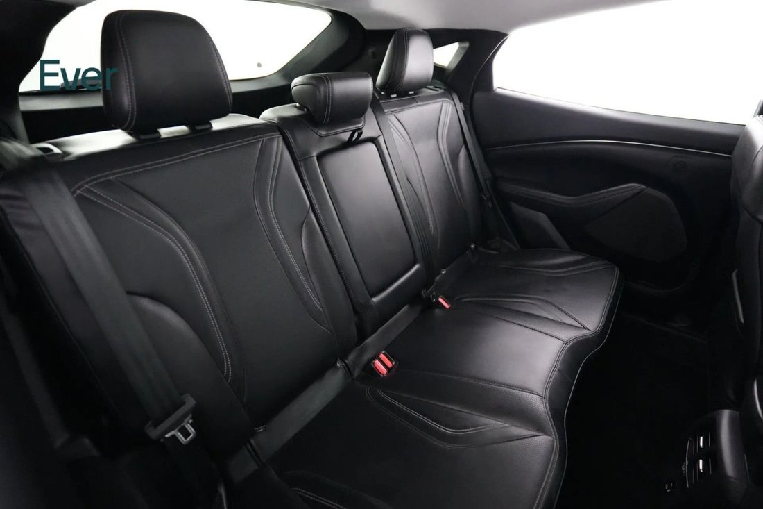 Suv in San Francisco, CA, United States 5 - 17940074