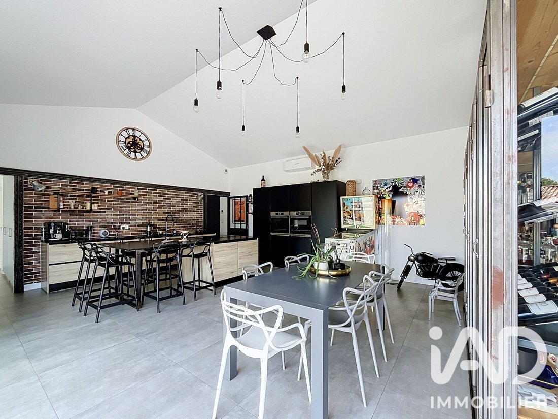 House in Saint-Caprais-de-Bordeaux, Nouvelle-Aquitaine, France 2 - 19050432