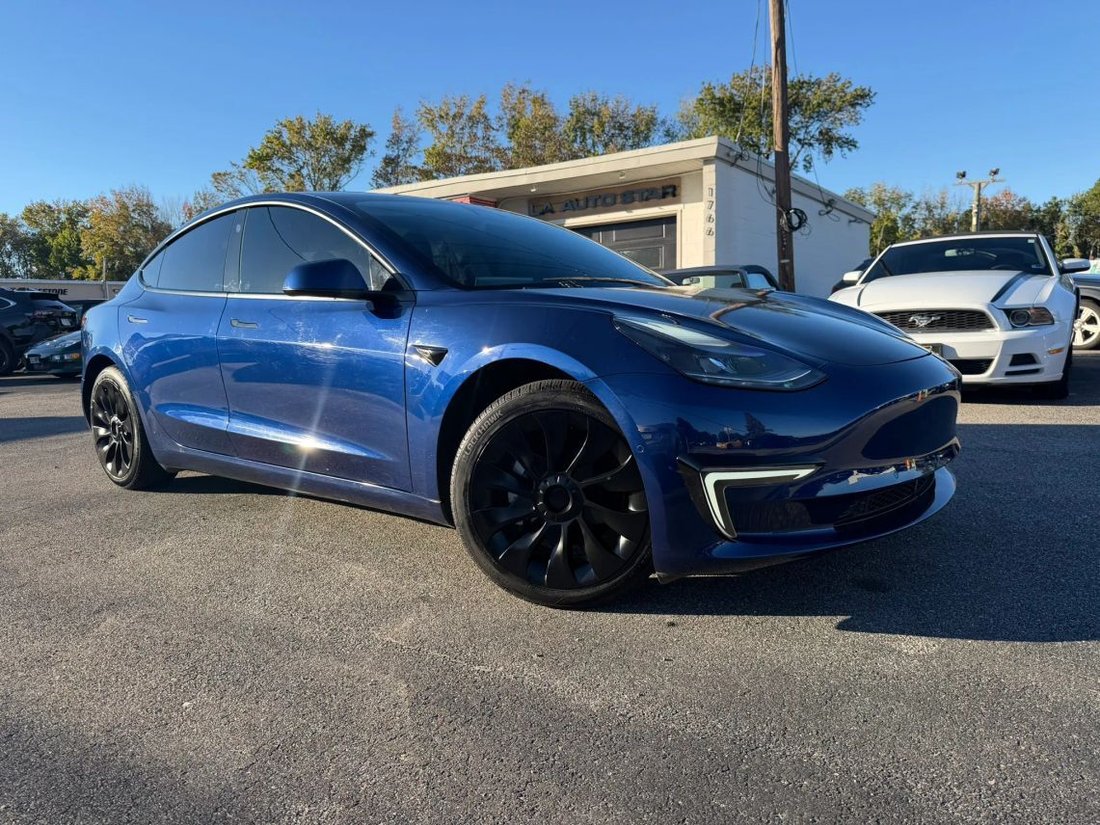 Sedan in Virginia Beach, VA, United States 1 - 19049879