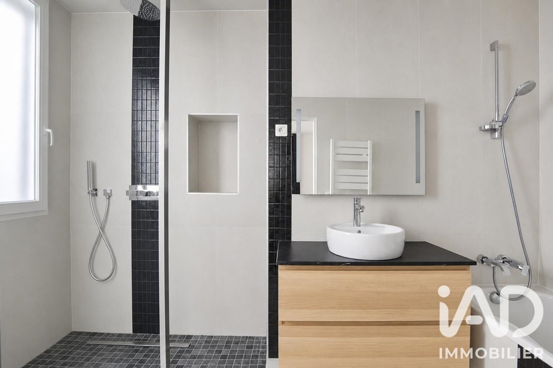 Apartment in Saint Lambert, Paris 15e Arrondissement, Paris 2 - 19050464