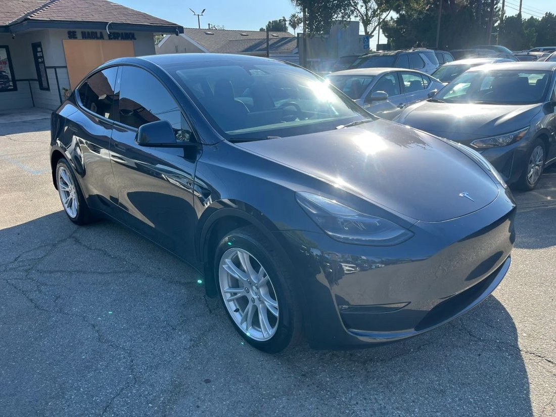 Suv in Fontana, CA, United States 3 - 19049867