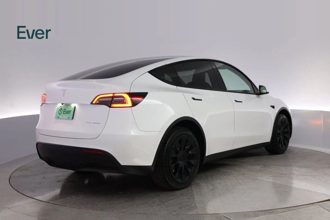 Suv in San Francisco, CA, United States 3 - 19005259