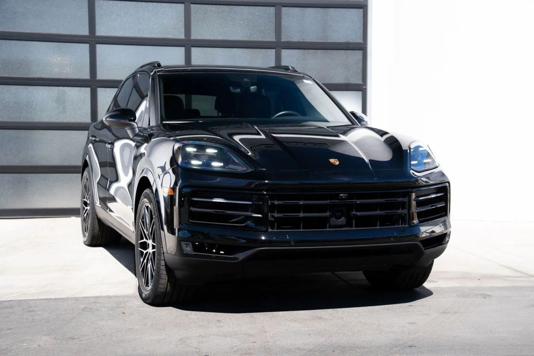 Suv in Bloomington, CA, United States 5 - 19049925