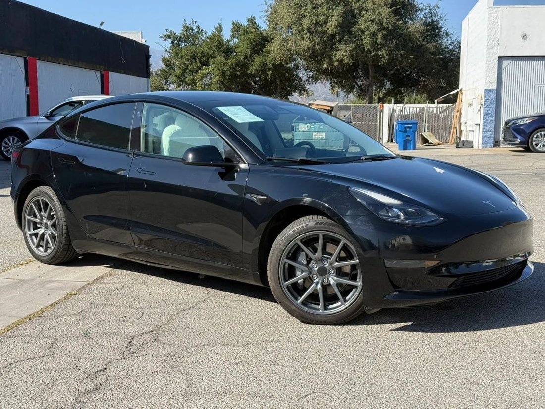Sedan in Azusa, CA, United States 1 - 19049842