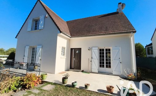 House in Us, Ile-de-France, France 1