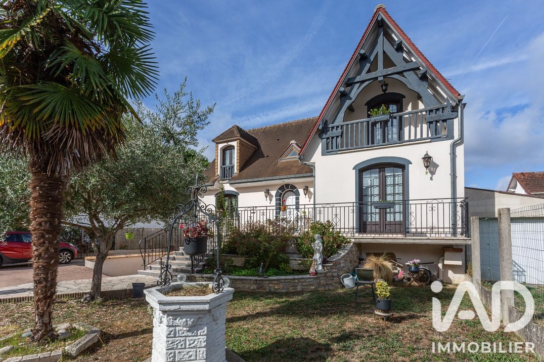 House in Mairie, Sainte-Genevieve-des-Bois, France 1 - 19050447