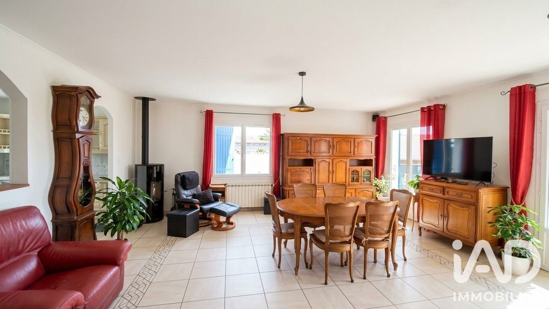 House in Dolus-d'Oleron, Nouvelle-Aquitaine, France 3 - 18963391