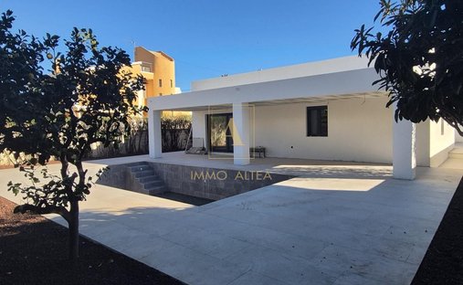 Villa in Dénia, Land Valencia, Spanien 1