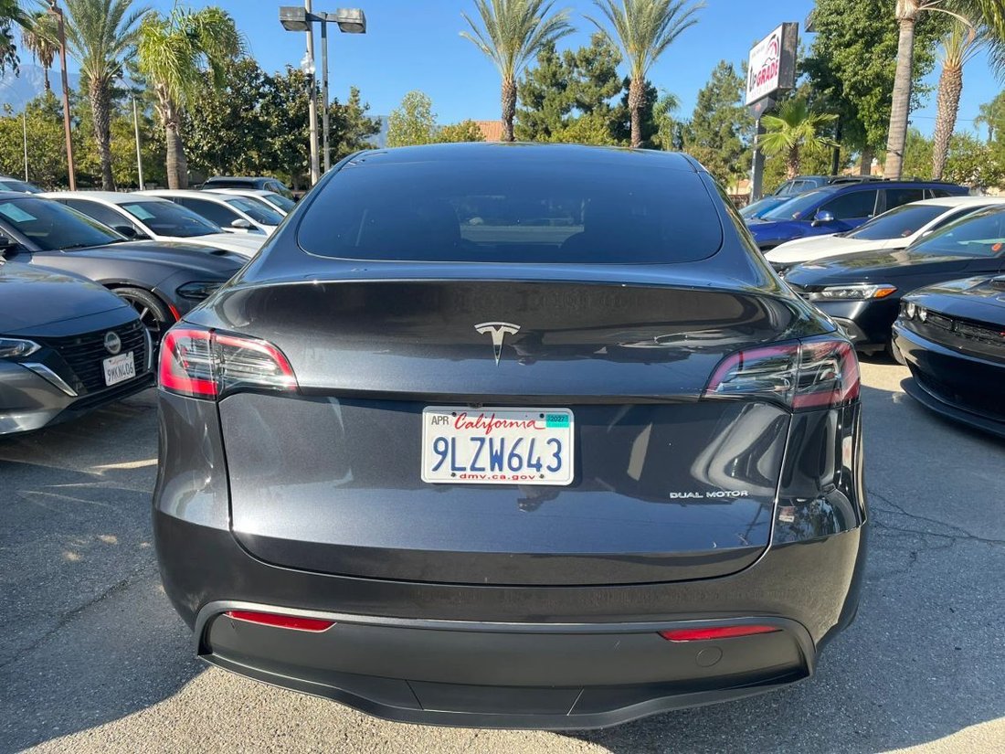 Suv in Fontana, CA, United States 5 - 19049867