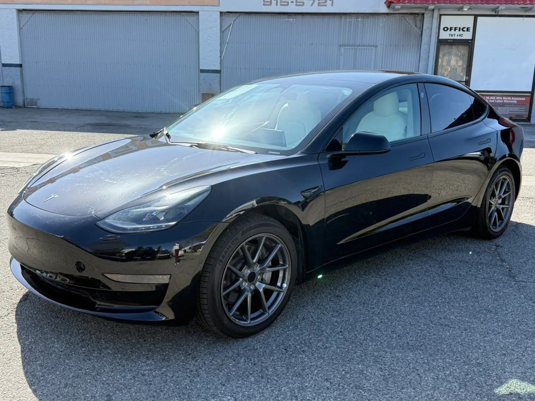 Sedan in Azusa, CA, United States 3 - 19049842