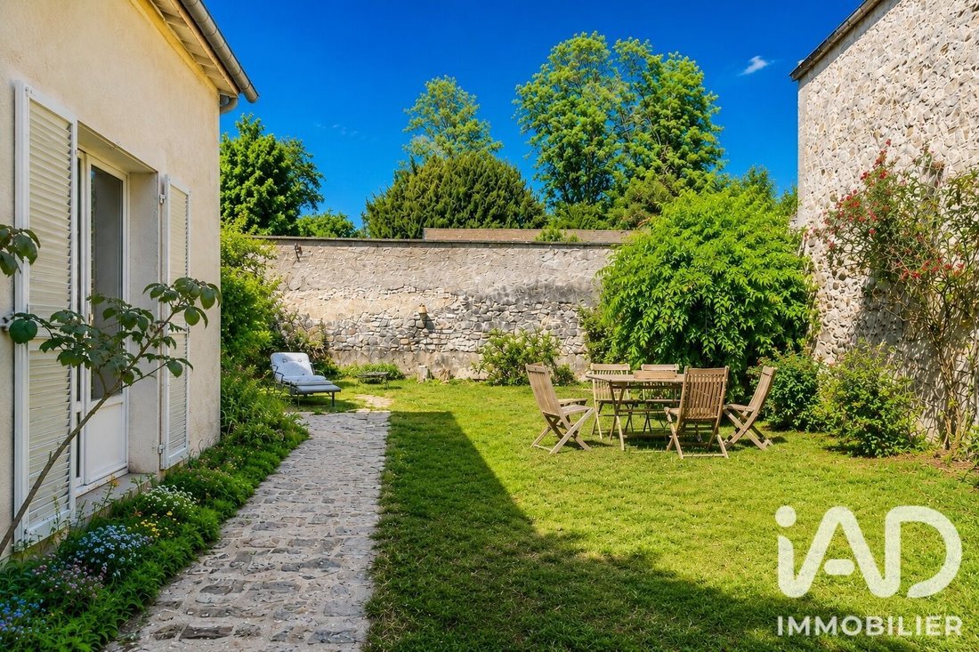 Casa en Fontainebleau, Isla de Francia, Francia 1 - 19050483