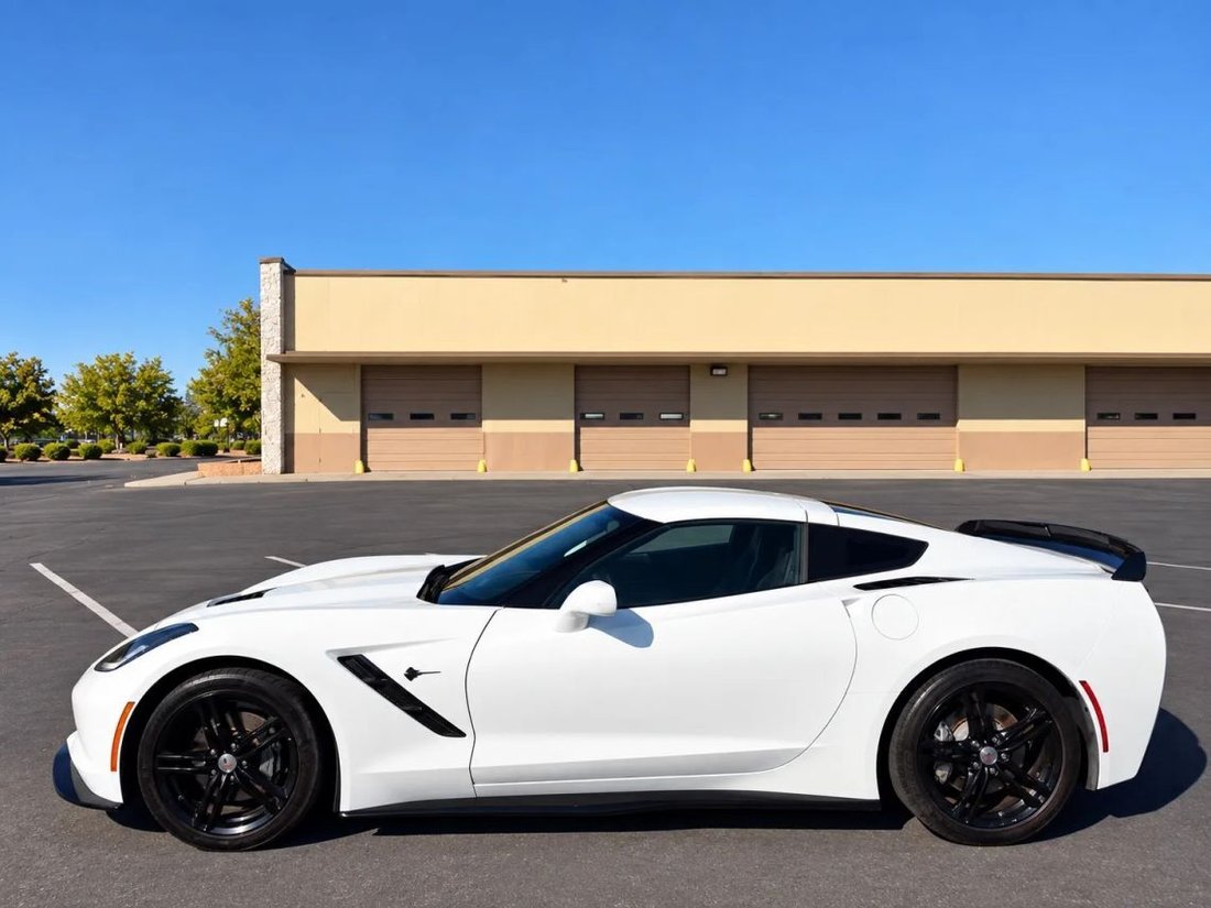 Coupe in Sacramento, CA, United States 4 - 19050046