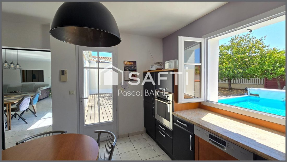 House in L'Ile-d'Olonne, Pays de la Loire, France 3 - 17713434