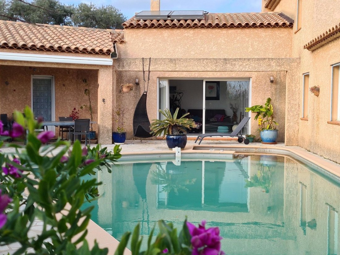 Haus in La Londe-les-Maures, Provence-Alpes-Côte d'Azur, Frankreich 1 - 18566748
