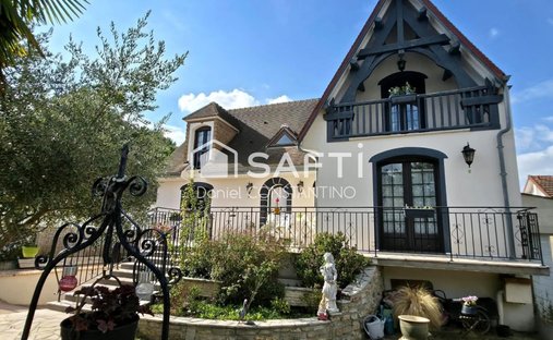 Casa a Mairie, Santa Genoveffa dei Boschi, Francia 1