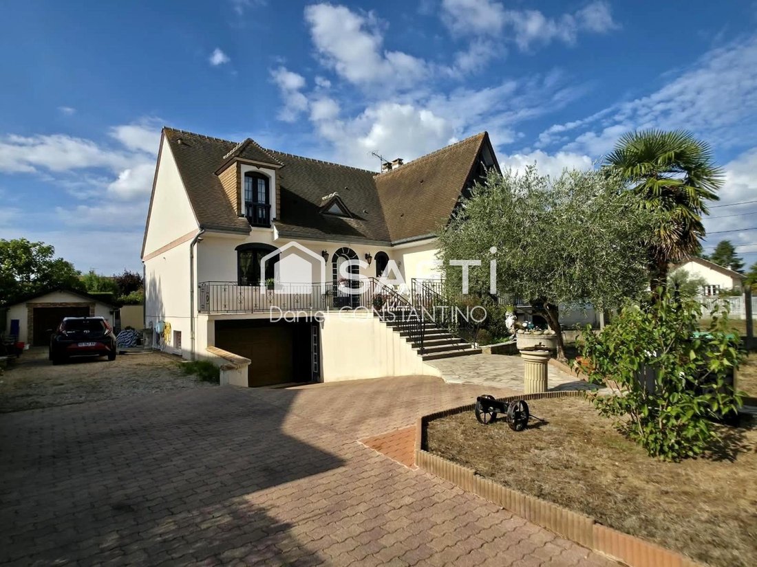 House in Mairie, Sainte-Genevieve-des-Bois, France 2 - 19050344