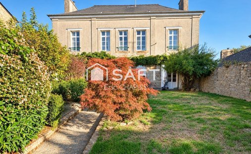 Maison à Saint-Aubin-du-Cormier, Bretagne, France 1