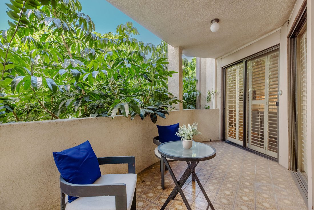 Condo in Los Angeles, California, United States 5 - 19050254