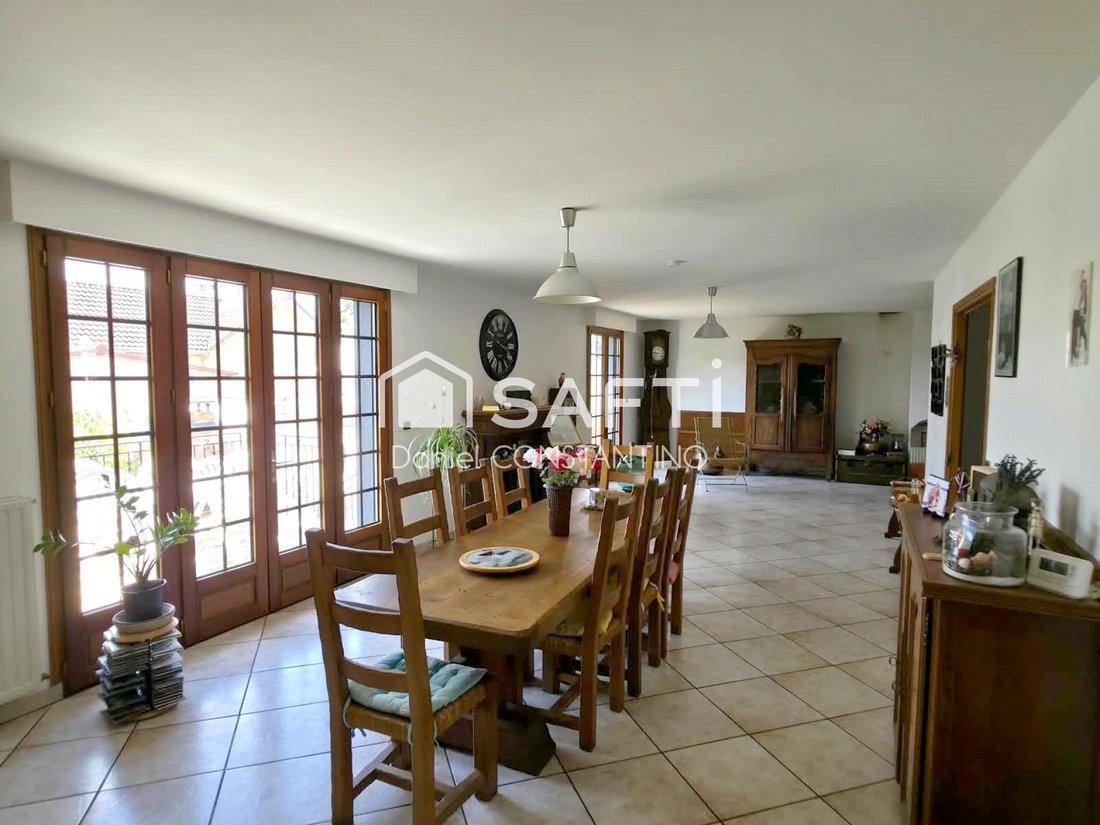 House in Mairie, Sainte-Genevieve-des-Bois, France 5 - 19050344