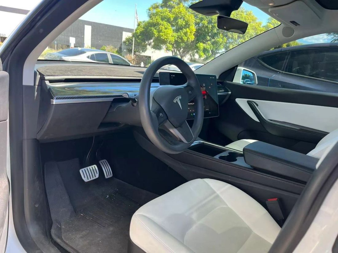 Suv in Costa Mesa, CA, United States 3 - 19049811