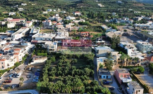 Land in Platanias, Griechenland 1