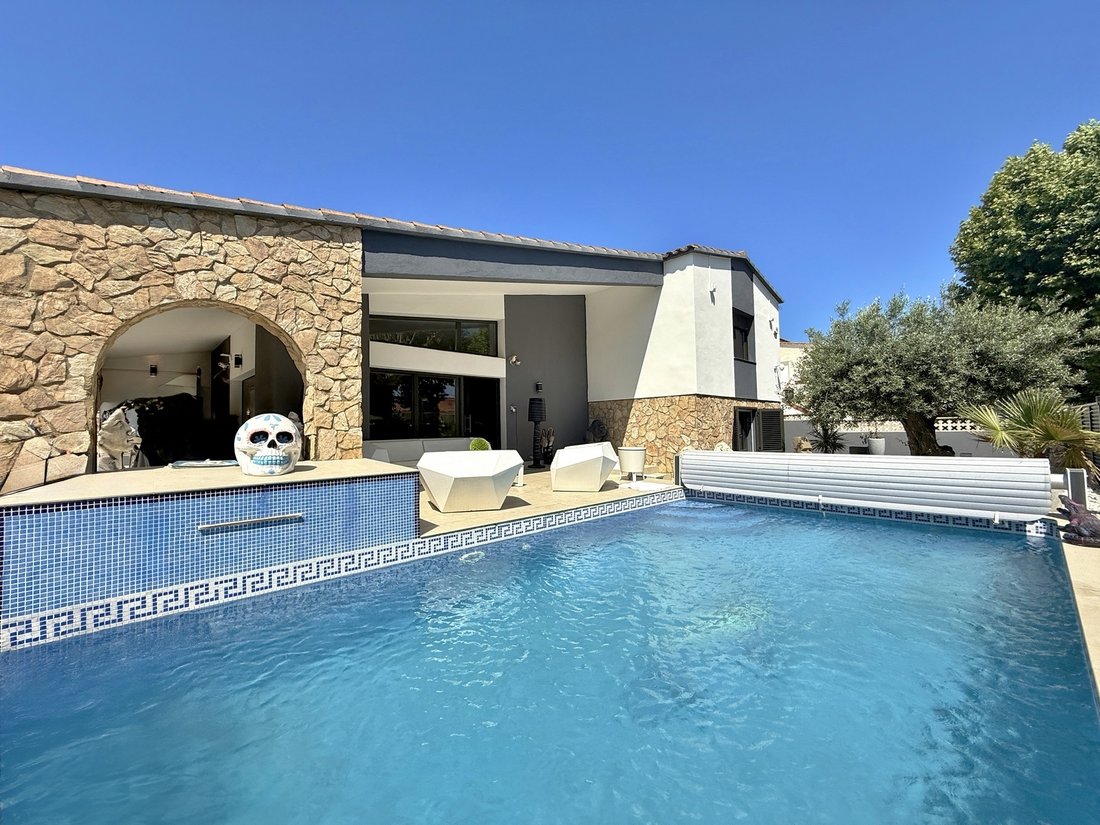 Villa in Empuriabrava, Katalonien, Spanien 2 - 16544734
