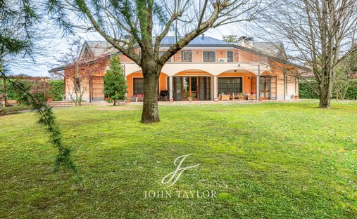 Villa in Carimate, Lombardy, Italy 1
