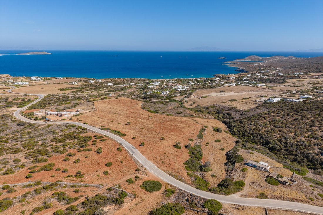 Land in Antiparos, Aegean, Griechenland 5 - 19050640