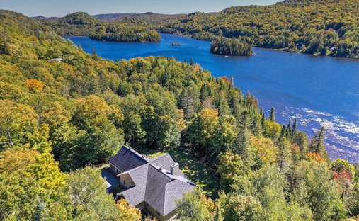 Haus in Saint-Adolphe-d'Howard, Québec, Kanada 1