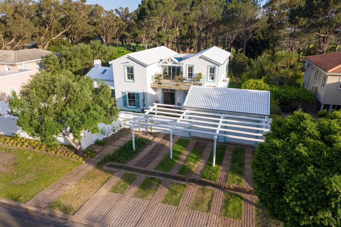 House in Fernkloof Estate, Western Cape, South Africa 5 - 19050638