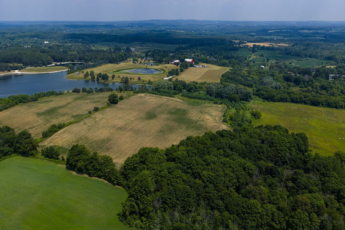 Rancho en Caledon, Ontario, Canadá 3 - 18385980