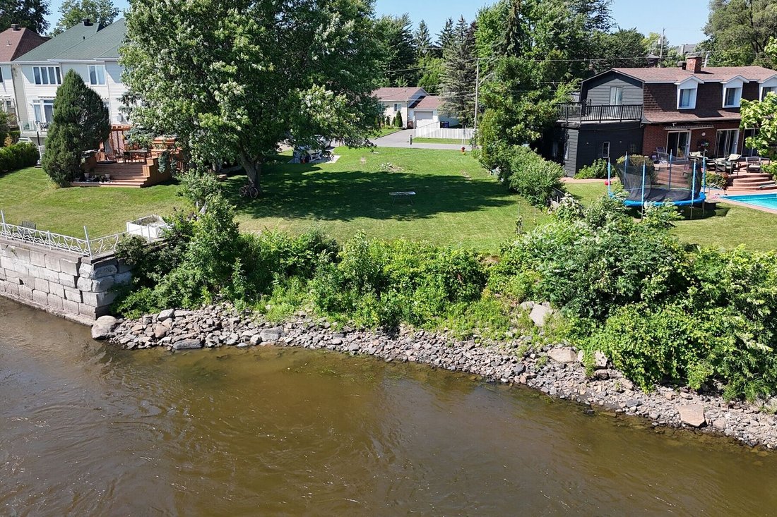 Terreno a Laval, Québec, Canada 2 - 17835808