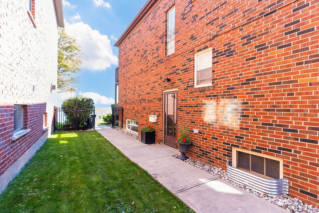 House in Toronto, Ontario, Canada 5 - 19050704